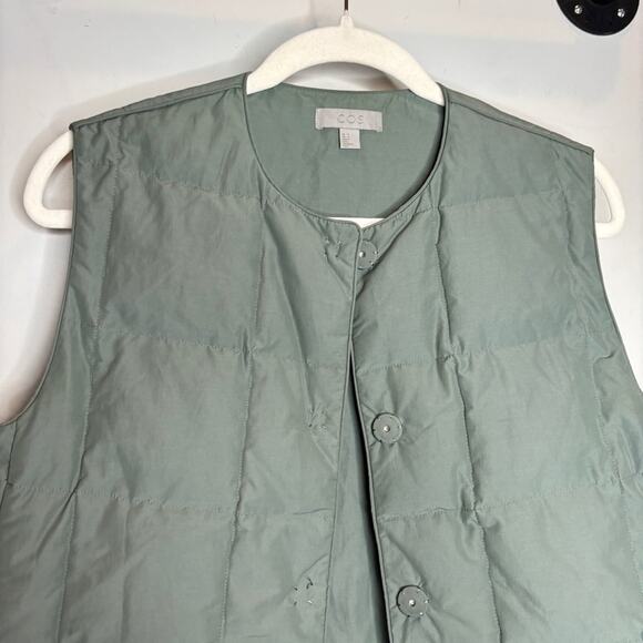 COS Quilted Down Puffer Vest - Picture 3 of 9